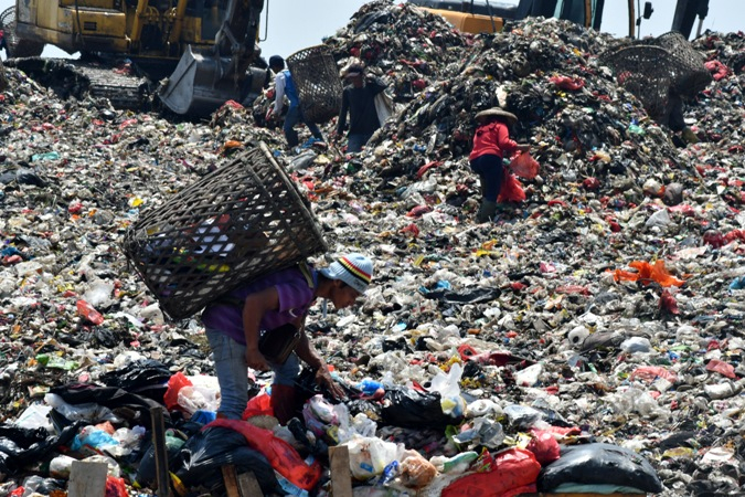Pemprov Jabar Kesulitan Kelola Sampah, Minta Bantuan Masyarakat