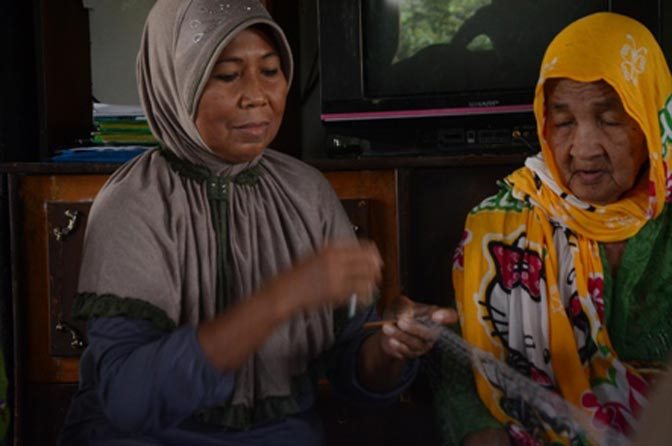 Syarifah Berdayakan Para Janda dengan Budidaya Rumput Laut