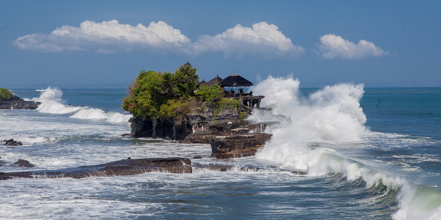 Tiket Pesawat Garuda Indonesia ke Bali Turun 45 Persen