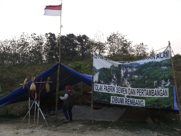 DPR Janji Bahas Kasus Semen Rembang
