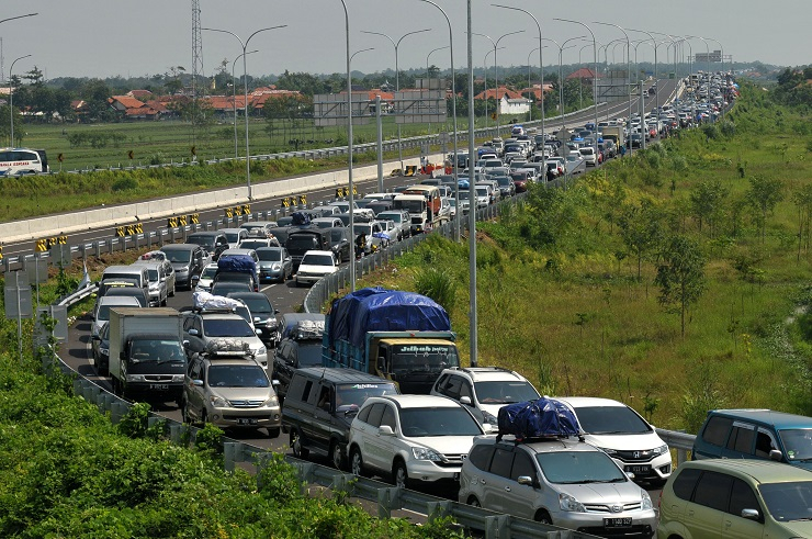 Habiskan 20 Jam di Tol Pejagan-Brebes, Pemudik Ini Ceritakan Sejumlah Penyebabnya