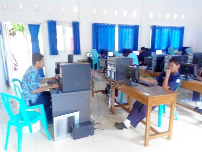 Hanya 2 Sekolah di Rembang yang Bisa UN Berbasis Komputer
