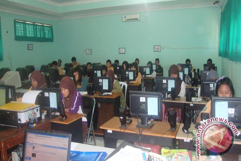 Satu Anak Ikut Ujian Nasional di Lapas Cilacap