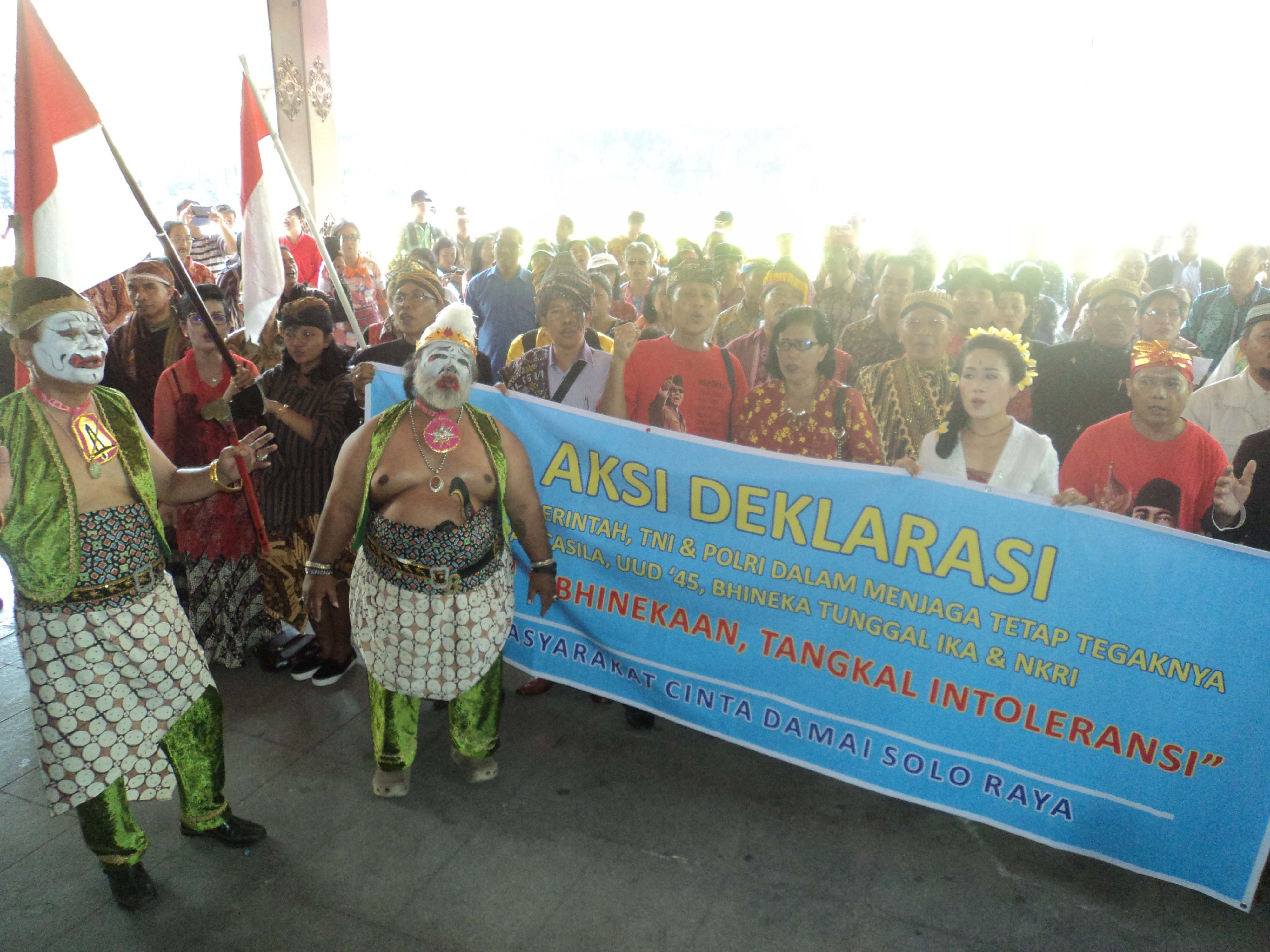 Alasan Semar dan Punakawan Demo di Balai Kota Solo