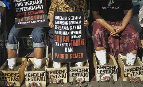 Mengusir Pabrik Semen dari Kendeng