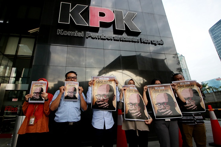 Geram dalam Aksi Diam 700 Hari Penyerangan Novel Baswedan