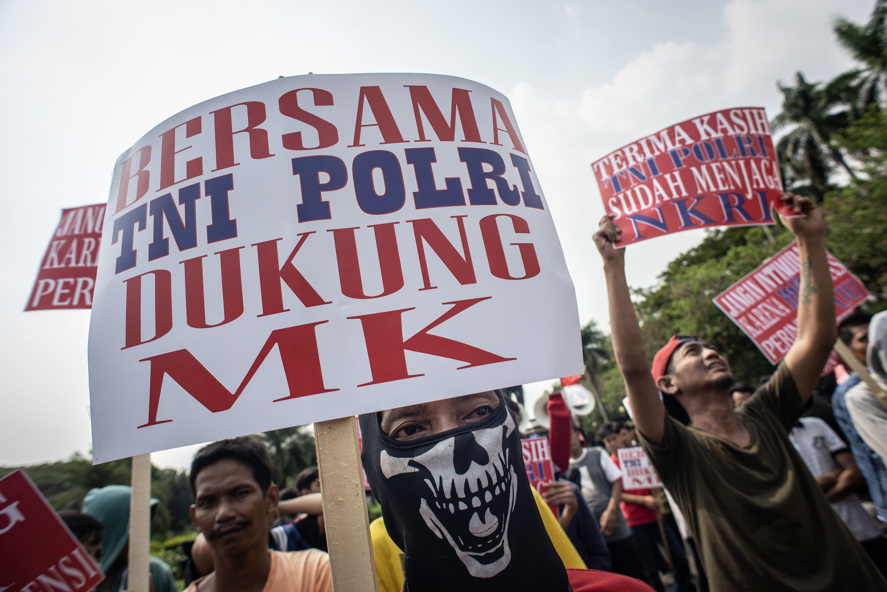 Jalur Konstitusi