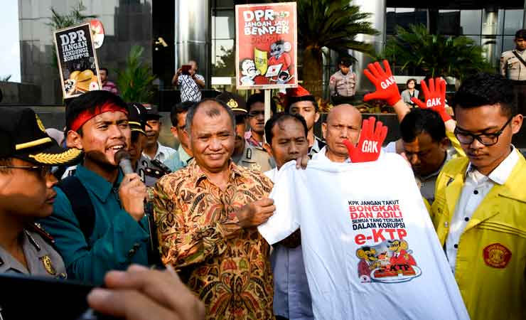 KPK vs DPR