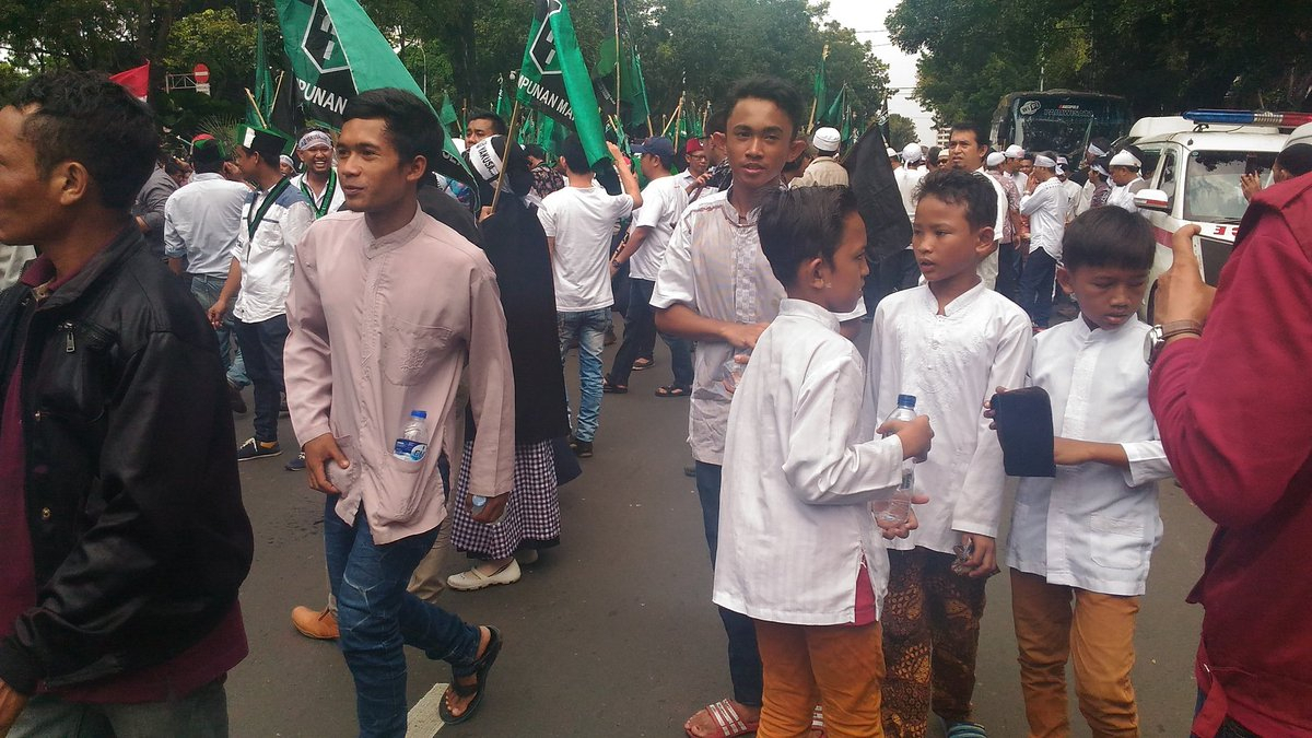 Aksi 4 November, Anak SMP Bolos demi Ikut Demo