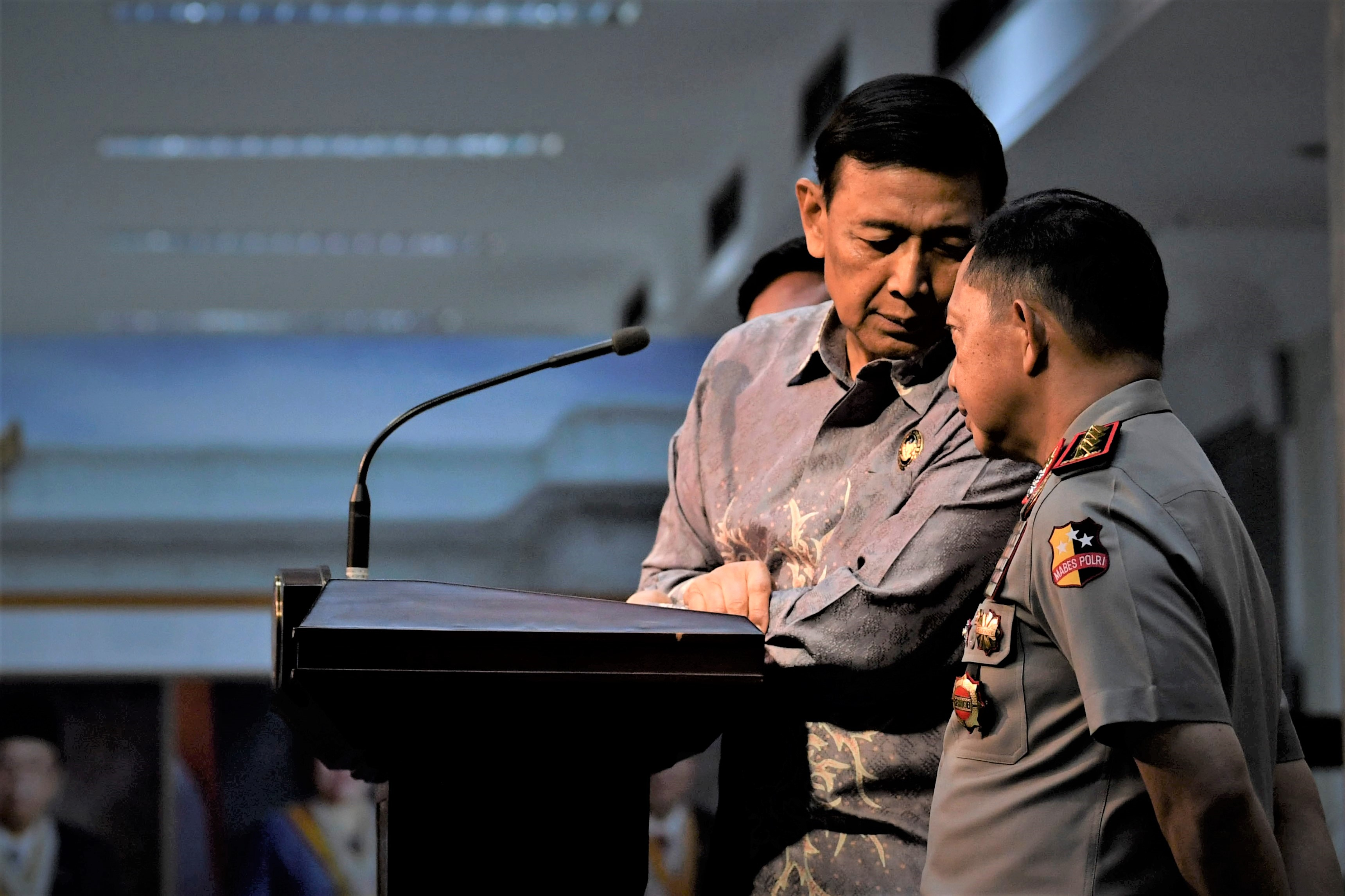 Aktivis Ditangkapi, Komnas HAM Minta Jokowi Evaluasi Menko Polhukam dan Kapolri