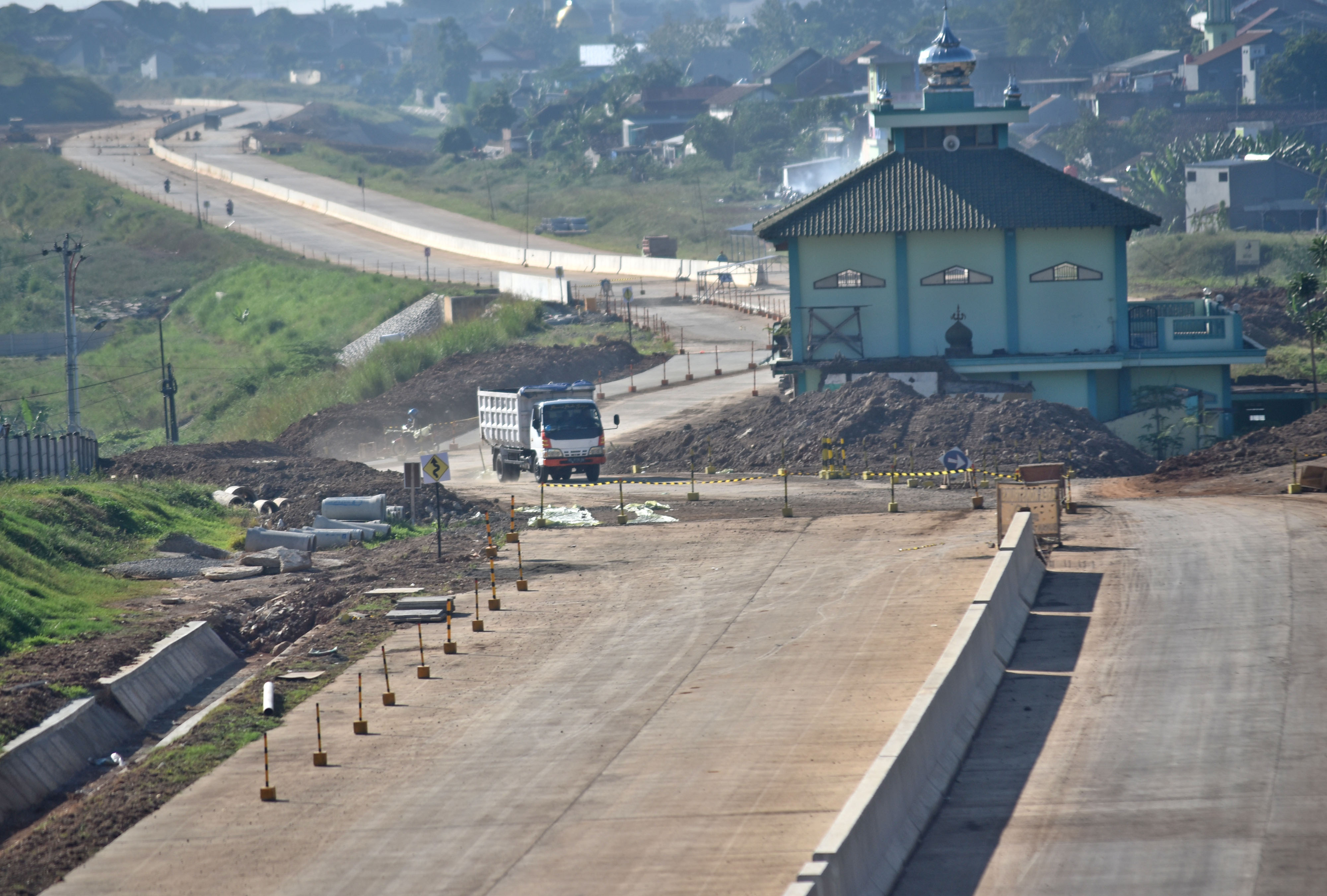 Terdampak Proyek Tol Semarang-Batang, Masjid di Semarang Gelar Salat Idulfitri Terakhir