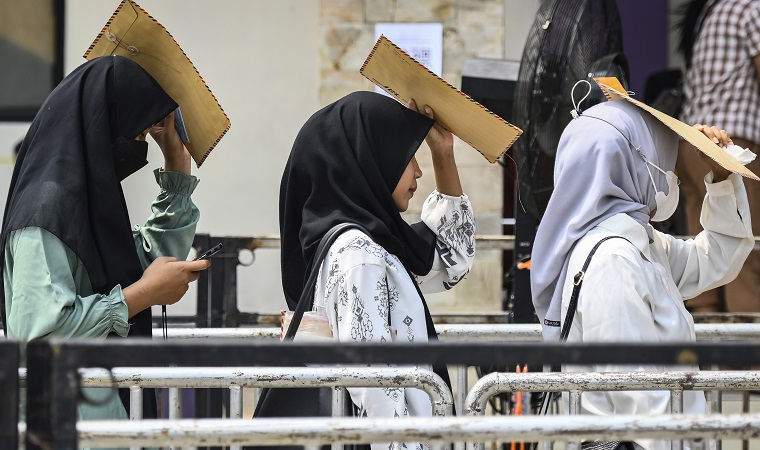 Lulusan Perguruan Tinggi Sulit Dapat Kerja, Mendiktisaintek: Kami Bereskan