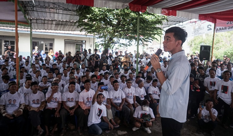 Gibran Minta Relawannya Tak Terpancing Fitnah dan Hoaks