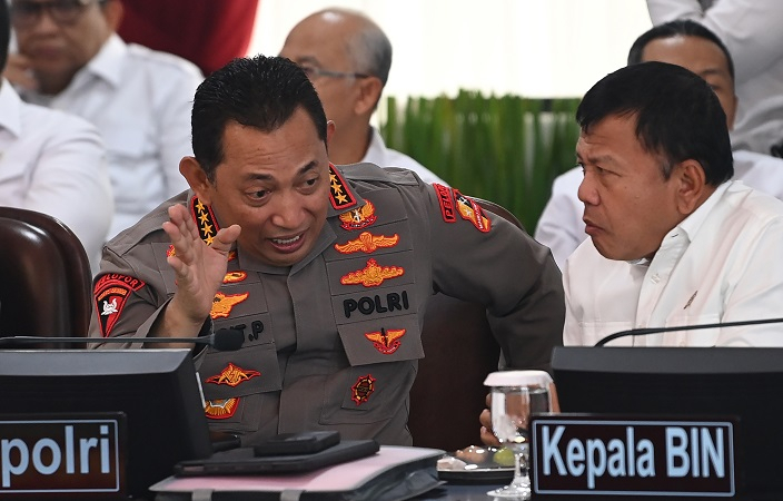 Kapolri: Tindak Tegas Polisi yang Salah Gunakan Senjata Api