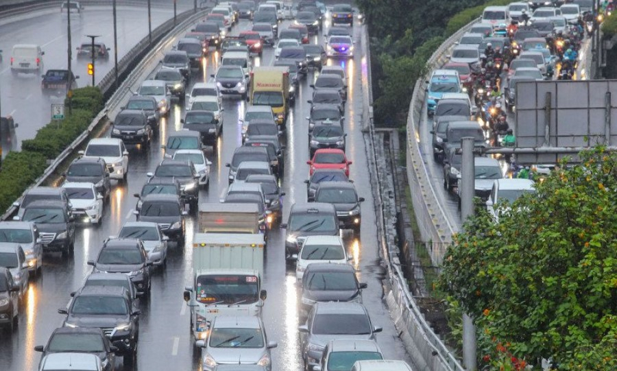 Tekan Kemacetan di Jakarta, Butuh Terobosan Aturan Jam Kerja Kantor