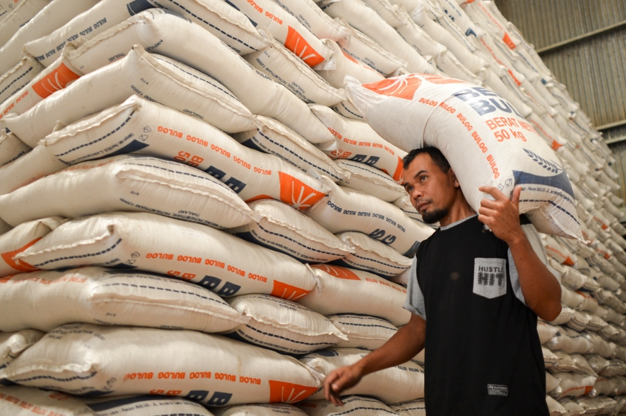 Kekeringan, Bulog Klaim Stok Beras Aman