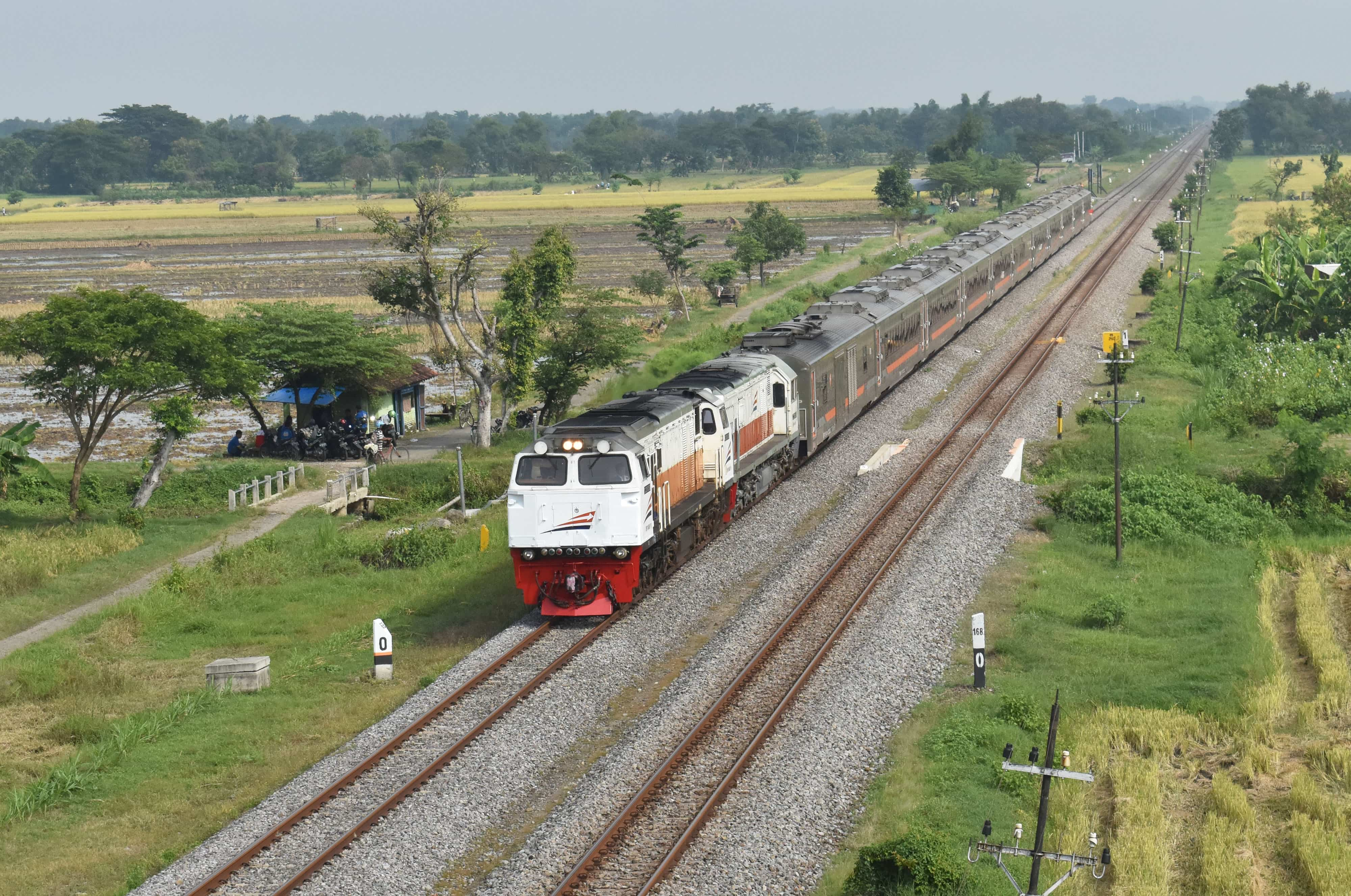 Imbas Wabah, KAI Surabaya Tutup 18 Perjalanan Kereta