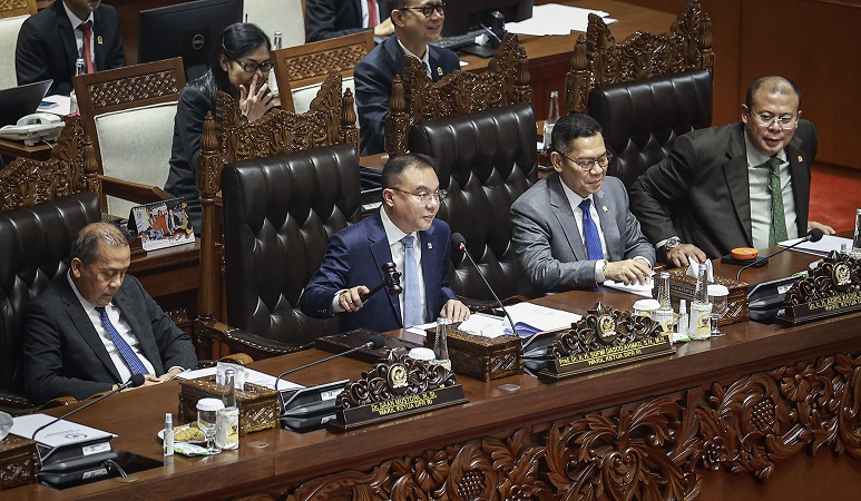 Wakil Ketua DPR Usul PPN 12% untuk Barang Mewah