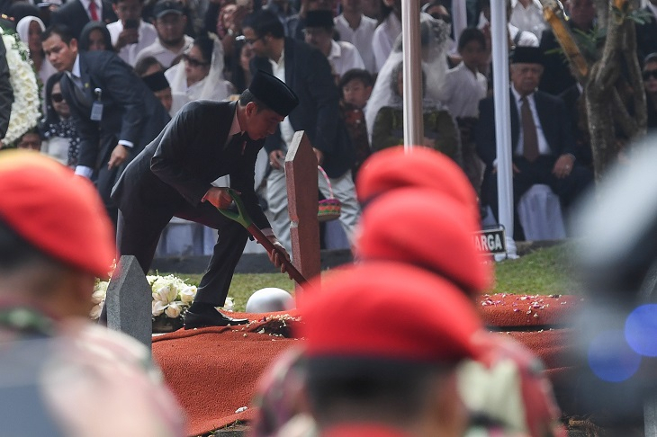 Jokowi: Selamat Jalan Sang Pionir