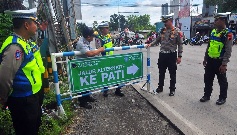 Aparat Pengamanan Mudik Mau Dibekali Senjata, LBH Semarang: Aneh