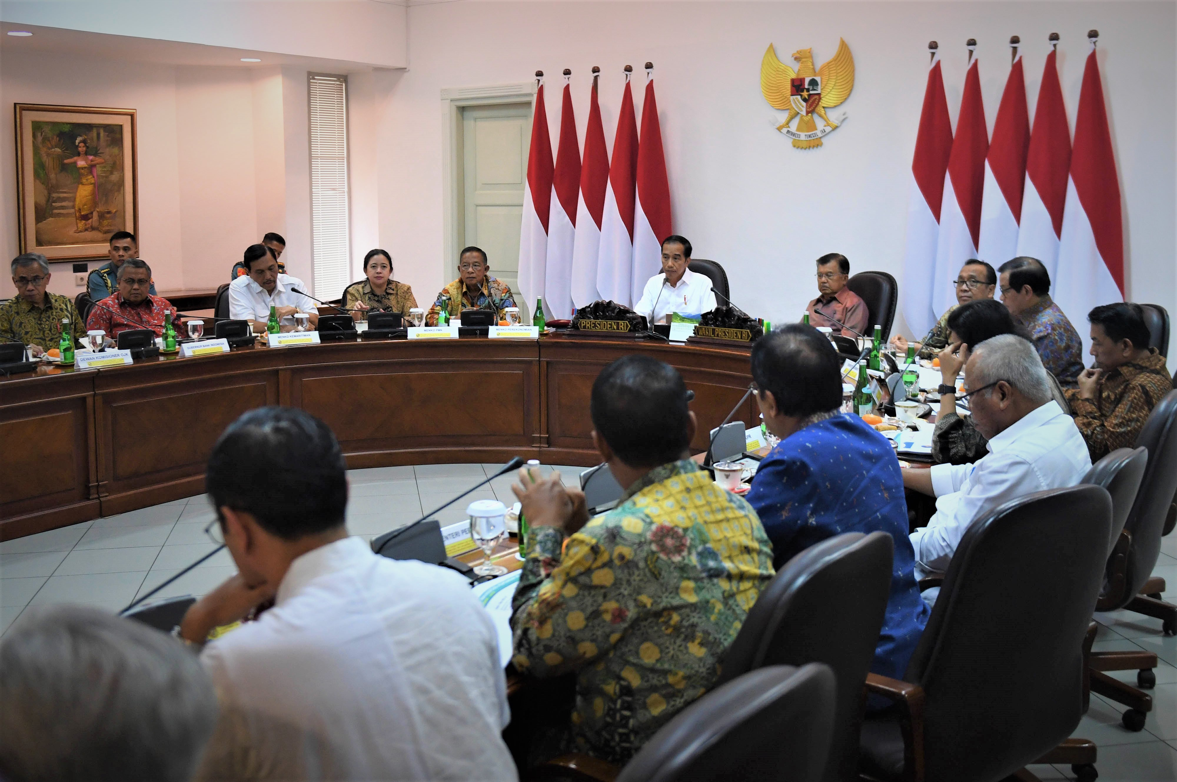 Jokowi Suruh Menterinya Layani Investor dengan Baik