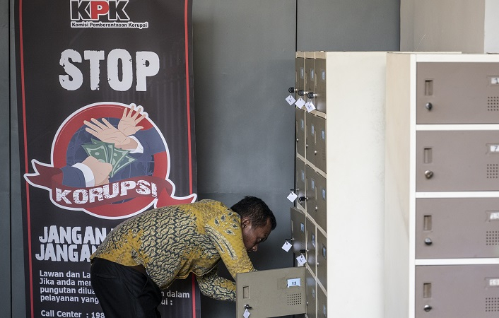 Sidak Rutan, Petugas KPK Temukan Miras dan HP
