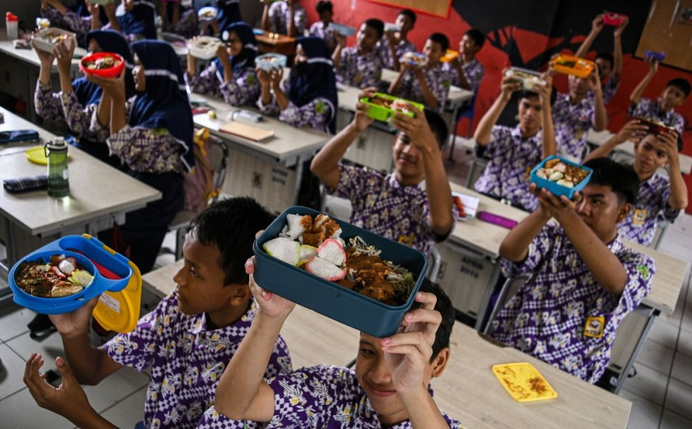 Anies: Apa Dasar Hukum Simulasi Makan Siang Gratis?