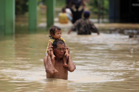 Banjir Kota Waringin Barat Meluas 