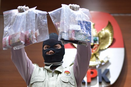 OTT, KPK Tetapkan Ketua dan Waka DPRD Kota Banjarmasin jadi Tersangka