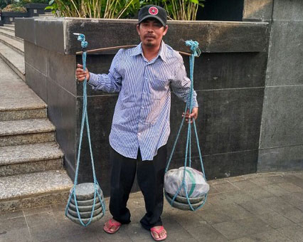 [SAGA] Kala Tajudin Si Penjual Cobek Menggugat ke MK