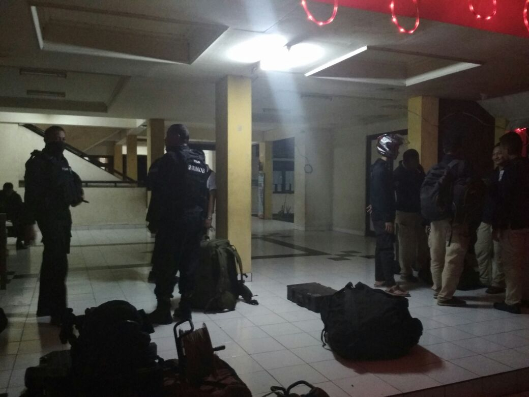 Polisi Tembak Mati Terduga Pelaku Teror Bom di Rusunawa Wonocolo
