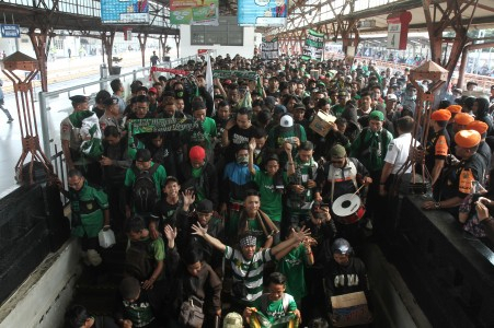 KLB PSSI, Menpora Minta PSSI Dengarkan Aspirasi Bonek