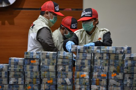 Peserta Pilkada Terjerat Kasus,  KPK Usulkan Jokowi Terbitkan Perppu