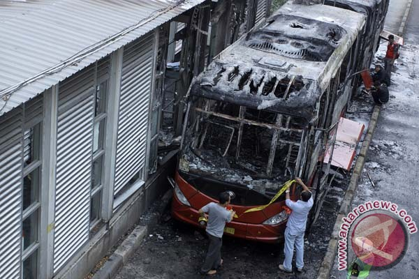 Kembali, Bus Transjakarta Terbakar 