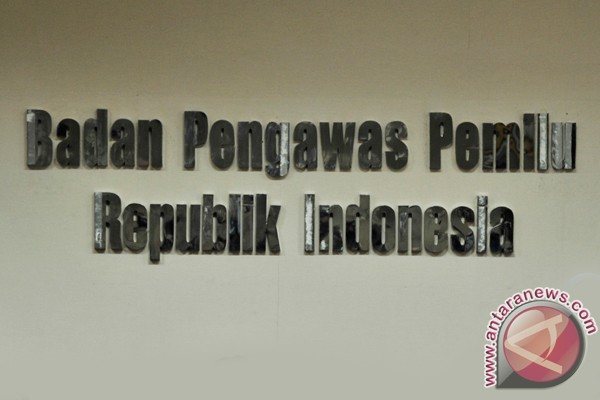 Pemberhetian Tiga Orang Anggota Bawaslu Jatim Tunggu Keputusan Hukum