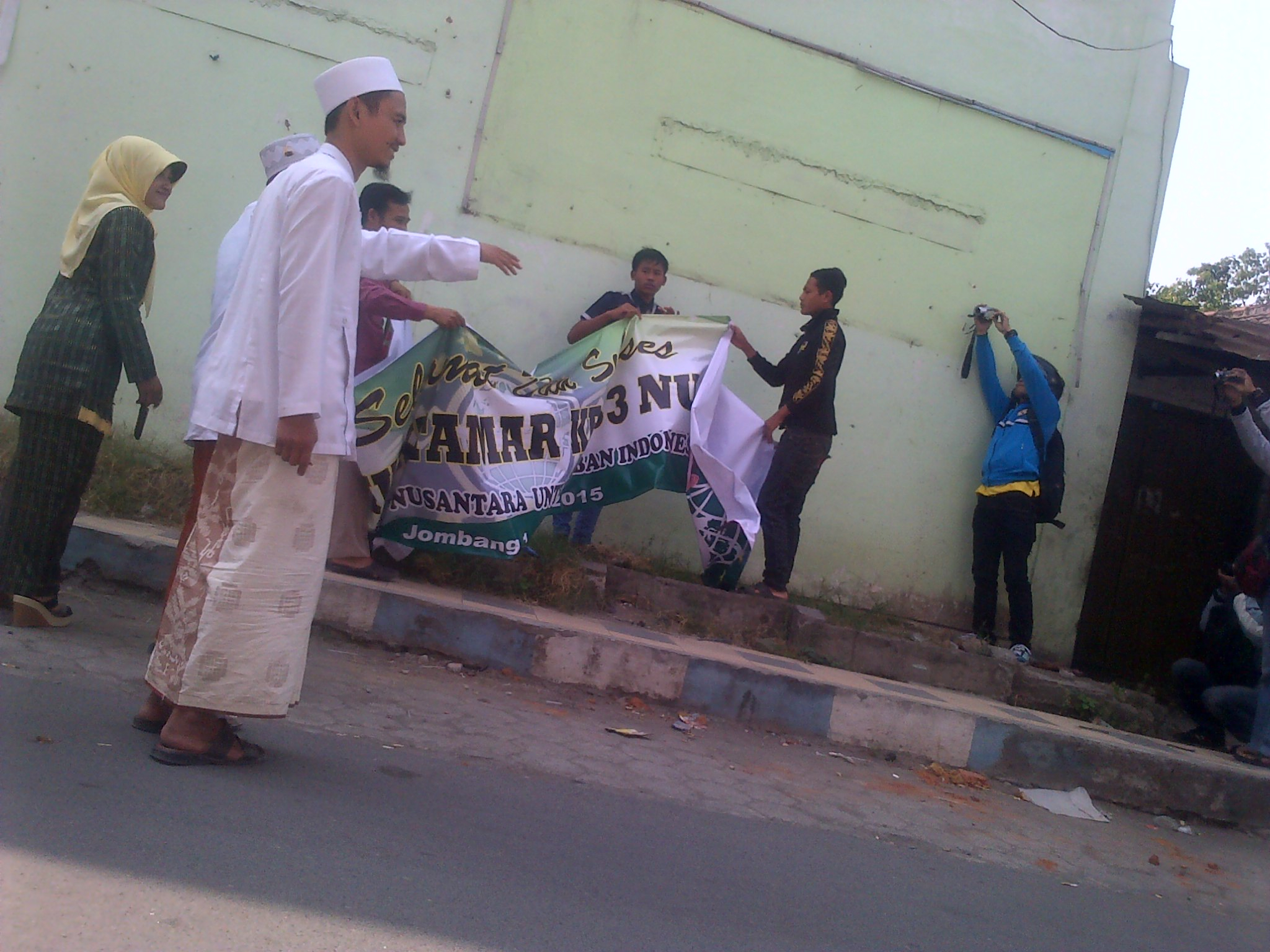 Jelang Muktamar, Ponpes Bersihkan Atribut Parpol 
