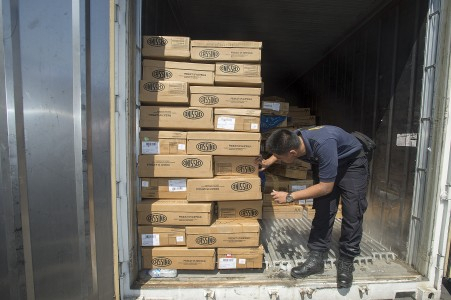 Menkeu Hibahkan  21,8 Ton Daging Sitaan