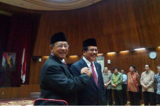 Bahas Pemangkasan Aturan, Presiden Paksa Menteri Lembur