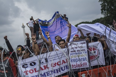 3 Hari Lagi Permenhub  Berlaku, Taksi Online Minta Pemerintah Beri Fasilitas