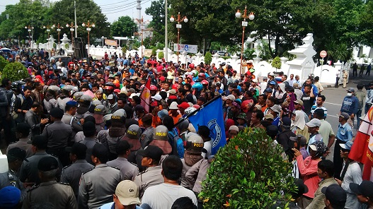 Di PHK, Buruh Pelabuhan Cirebon Minta DPRD Tanggung Jawab