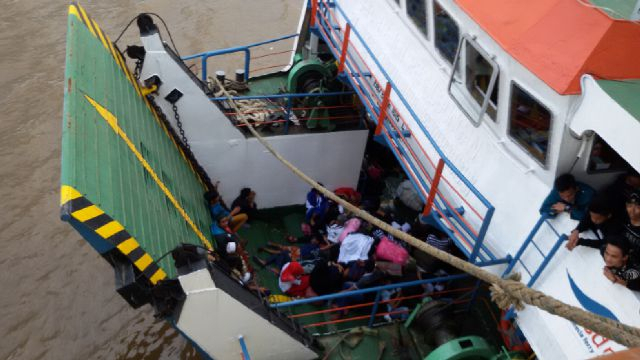 Ribuan Penumpang Kapal KM Bukit Raya Berhasil Dievakuasi