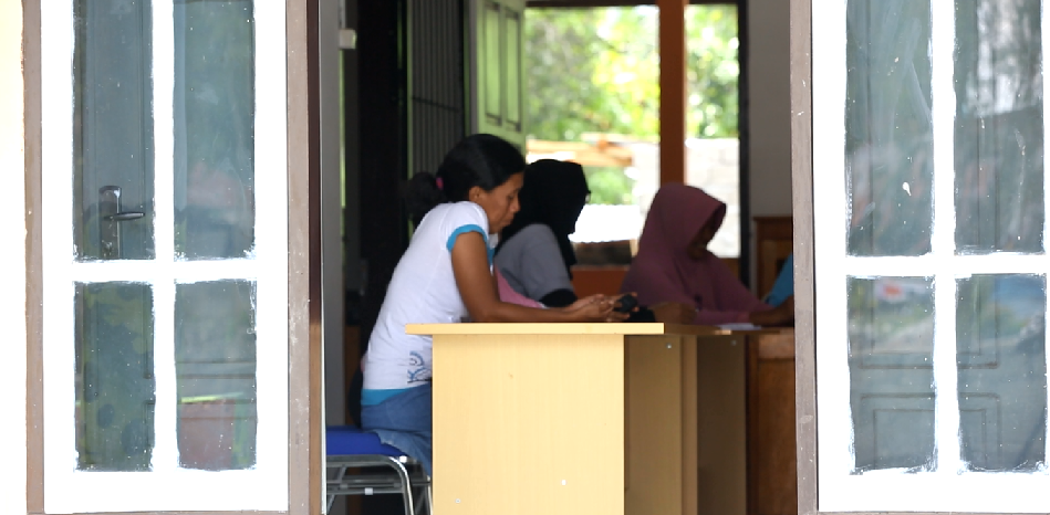Suara perempuan dalam proses politik kerap terpinggirkan.