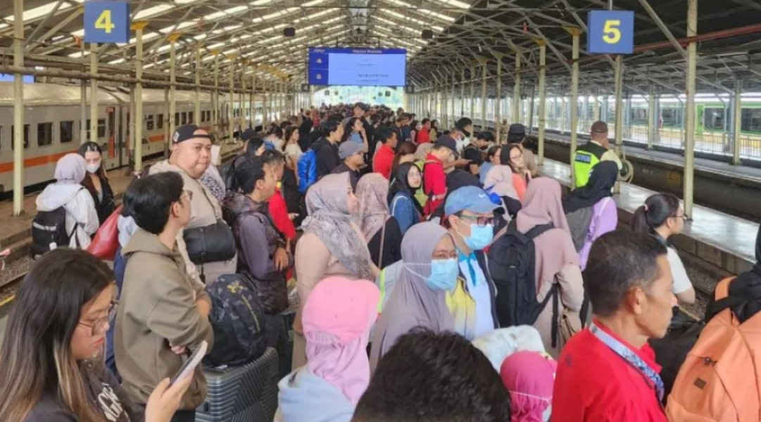 Penumpang KA Pascalebaran Masih Tinggi