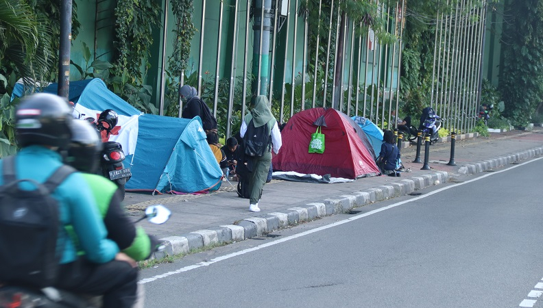 Menjaga Asa Perlawanan Lewat Camping Bareng Warga