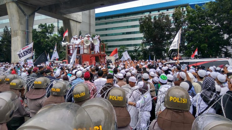FPI Demo Mabes, Minta 2 Kapolda Dipecat
