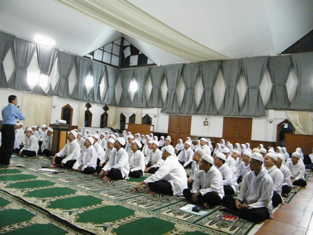 Bank Indonesia, Galakkan Uang Elektronik Untuk Santri di Pesantren