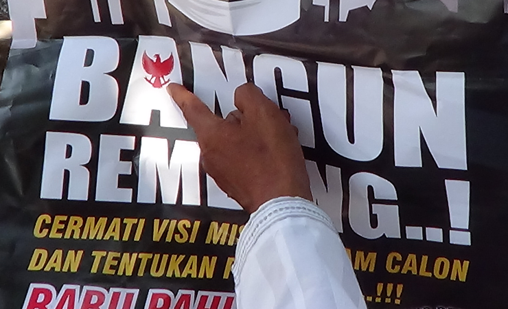 Poster Pilkada Ada Gambar Garuda Merah, KPU Rembang Dilaporkan ke Panwas