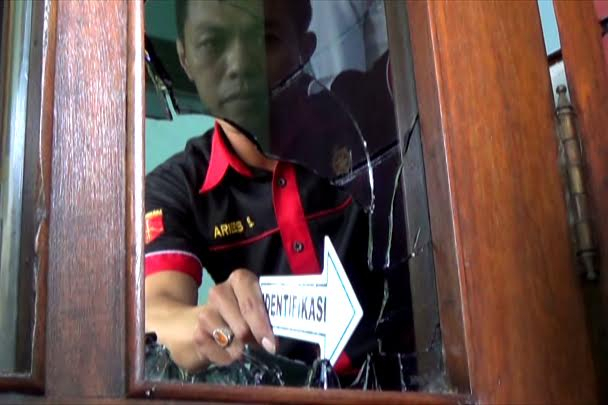 Gereja di Trenggalek Dilempar Batu 