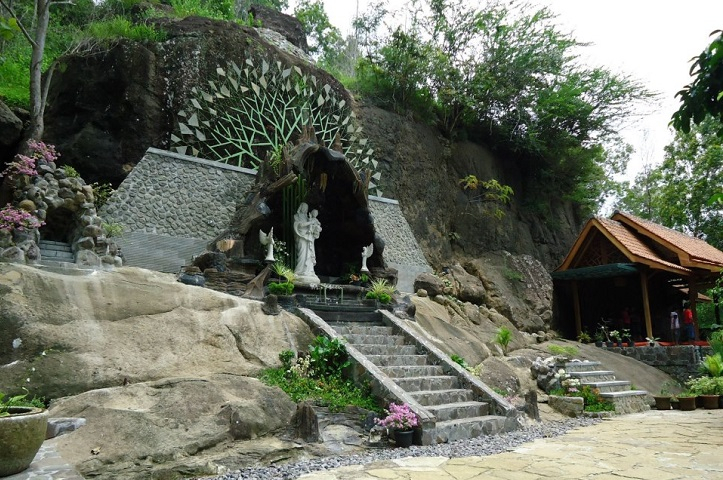 IMB Gua Maria Giri Wening Digugat, Pengurusnya Juga Diintimidasi