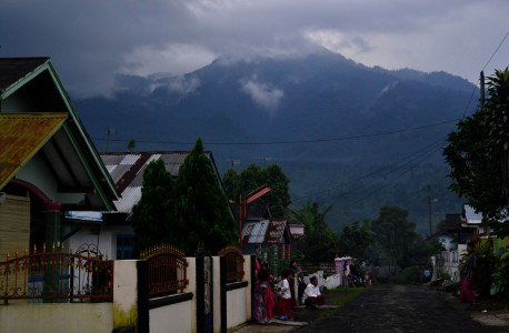 Aktivitas Meningkat, Status Gunung Slamet Masih Waspada